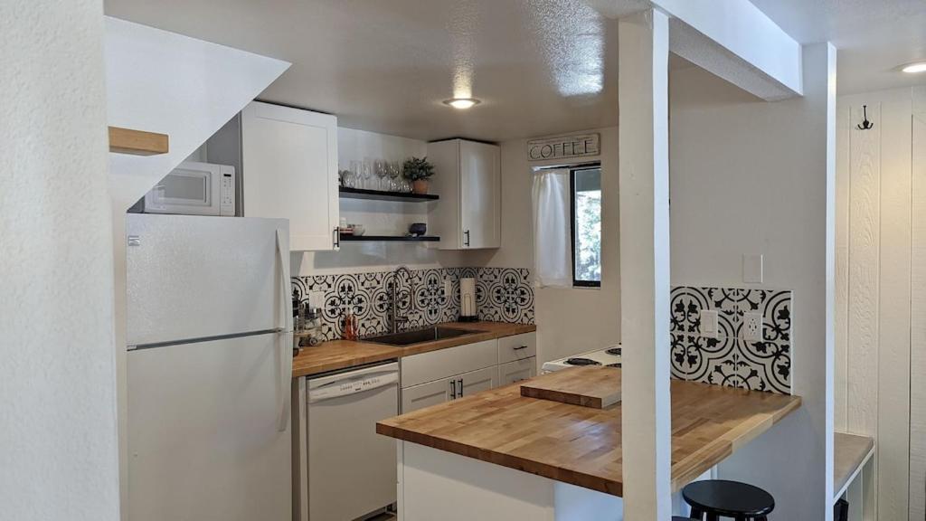 Cozy Condo Walking Distance To Village And Gondola W/ Pool/ Jacuzzi Sleeps 4. Мамът Лейкс Екстериор снимка